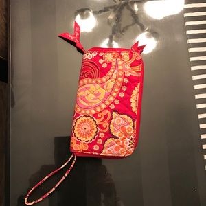 Vera Bradley raspberry fizz wristlet